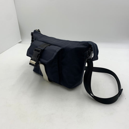 【中古品】【メンズ】 A.P.C. アーペーセー TRECK BUM BAG トレック バムバッグ カバン ショルダーバッグ 188-260822-ss-05-teih サイズ：M カラー：ネイビー 万代Net店
