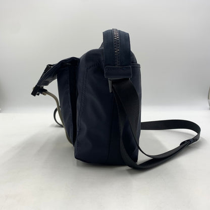 【中古品】【メンズ】 A.P.C. アーペーセー TRECK BUM BAG トレック バムバッグ カバン ショルダーバッグ 188-260822-ss-05-teih サイズ：M カラー：ネイビー 万代Net店