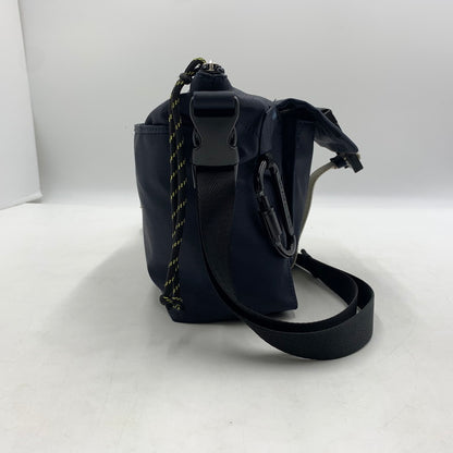 【中古品】【メンズ】 A.P.C. アーペーセー TRECK BUM BAG トレック バムバッグ カバン ショルダーバッグ 188-260822-ss-05-teih サイズ：M カラー：ネイビー 万代Net店