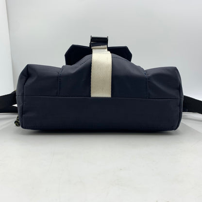 【中古品】【メンズ】 A.P.C. アーペーセー TRECK BUM BAG トレック バムバッグ カバン ショルダーバッグ 188-260822-ss-05-teih サイズ：M カラー：ネイビー 万代Net店