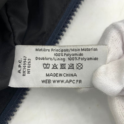【中古品】【メンズ】 A.P.C. アーペーセー TRECK BUM BAG トレック バムバッグ カバン ショルダーバッグ 188-260822-ss-05-teih サイズ：M カラー：ネイビー 万代Net店