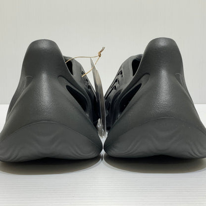 【中古品】【メンズ】 adidas アディダス YEEZY FOAM RUNNER CARBON IG5349 イージー フォームランナー カーボン サンダル 靴 スニーカー 161-260829-ko-11-tei サイズ：28.5cm カラー：ブラック 万代Net店