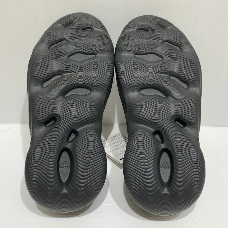 【中古品】【メンズ】 adidas アディダス YEEZY FOAM RUNNER CARBON IG5349 イージー フォームランナー カーボン サンダル 靴 スニーカー 161-260829-ko-11-tei サイズ：28.5cm カラー：ブラック 万代Net店