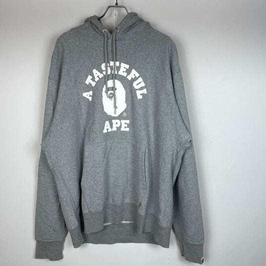 【中古品】【メンズ】 A BATHING APE ア ベイシング エイプ × JJJOUND ジョウンド RELAXED CLASSIC COLLEGE PULLOVER HOODIE リラックスド クラシック カレッジ プルーオーバー フーディー パーカー 140-260817-sa-10-teih サイズ：XL カラー：グレー 万代Net店