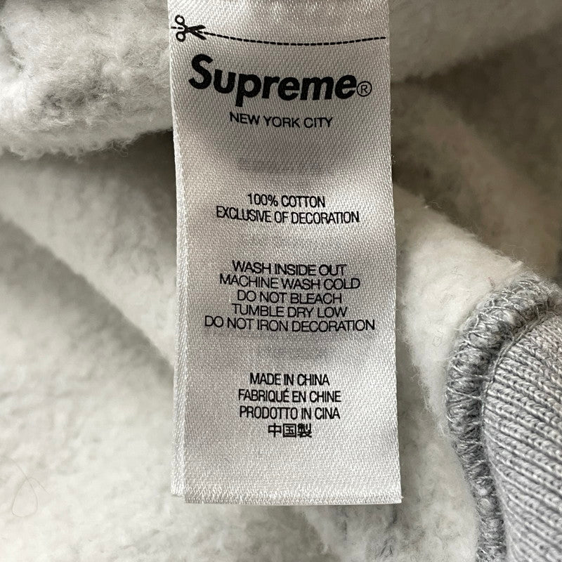 【中古品】【メンズ】 SUPREME シュプリーム 24AW RAISED EMBROIDERY HOODED SWEATSHIRT 2024年秋冬 レイズド エンブロイダリー フーデッド スウェットシャツ 長袖 トップス パーカー 149-260817-sa-13-teih サイズ：XL カラー：グレー 万代Net店