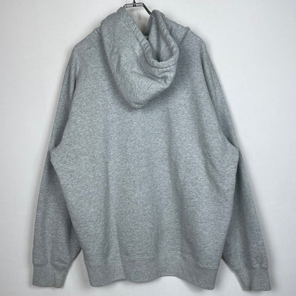 【中古品】【メンズ】 SUPREME シュプリーム 24AW RAISED EMBROIDERY HOODED SWEATSHIRT 2024年秋冬 レイズド エンブロイダリー フーデッド スウェットシャツ 長袖 トップス パーカー 149-260817-sa-13-teih サイズ：XL カラー：グレー 万代Net店