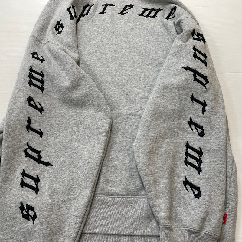 【中古品】【メンズ】 SUPREME シュプリーム 24AW RAISED EMBROIDERY HOODED SWEATSHIRT 2024年秋冬 レイズド エンブロイダリー フーデッド スウェットシャツ 長袖 トップス パーカー 149-260817-sa-13-teih サイズ：XL カラー：グレー 万代Net店