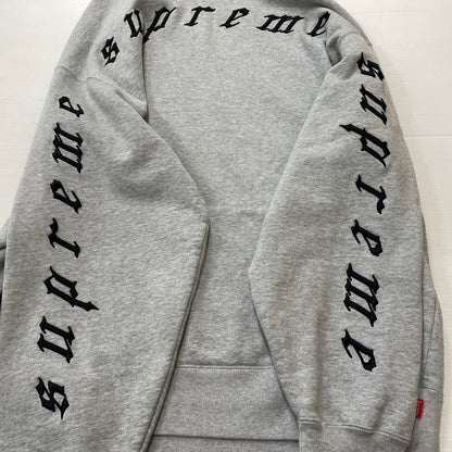 【中古品】【メンズ】 SUPREME シュプリーム 24AW RAISED EMBROIDERY HOODED SWEATSHIRT 2024年秋冬 レイズド エンブロイダリー フーデッド スウェットシャツ 長袖 トップス パーカー 149-260817-sa-13-teih サイズ：XL カラー：グレー 万代Net店