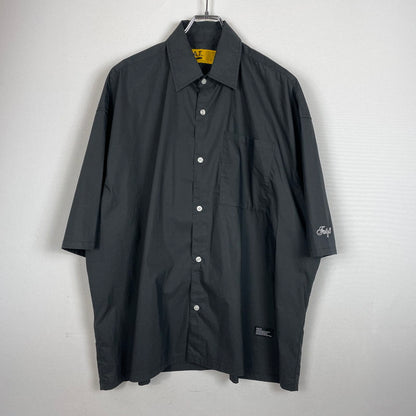【中古品】【メンズ】 FAT エフエーティー GIGACROP S/S SHIRT F32511-SH24-AB ギガクロップ ショートスリーブシャツ 半袖トップス 142-260826-ss-08-teih サイズ：FAT カラー：ブラック 万代Net店