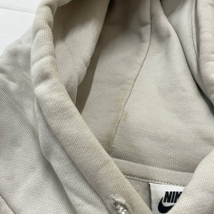 【中古品】【メンズ】 NIKE SB ナイキ エスビー VEIKOSGF FLEECE PULLOVER HOODIE "BEIGE" FB8631-072 ヴェイコジーエフ フリース プルーオーバー フーディー ベージュ 長袖 トップス パーカー 148-260901-sa-19-teih サイズ：2XL カラー：ベージュ 万代Net店
