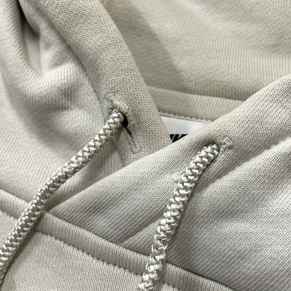 【中古品】【メンズ】 NIKE SB ナイキ エスビー VEIKOSGF FLEECE PULLOVER HOODIE "BEIGE" FB8631-072 ヴェイコジーエフ フリース プルーオーバー フーディー ベージュ 長袖 トップス パーカー 148-260901-sa-19-teih サイズ：2XL カラー：ベージュ 万代Net店