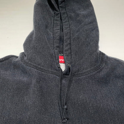【中古品】【メンズ】 SUPREME シュプリーム METAL PLATE PULLOVER HOODIE メタルプレート プルオーパー フーディ トップス パーカー 149-260820-ko-11-teih サイズ：XL カラー：グレー系 万代Net店