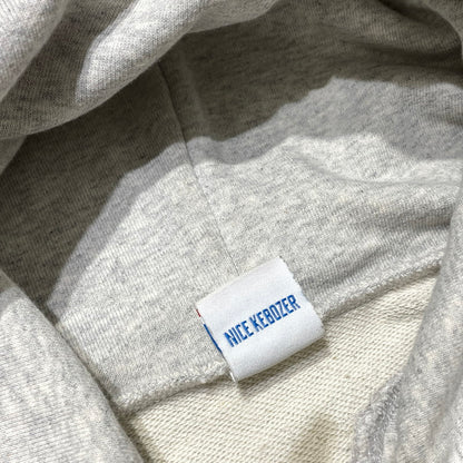 【中古品】【メンズ】 KEBOZ ケボズ × 山岡家 別注コラボ LOGO SWEAT HOODIE ロゴ スウェット フーディー 長袖 トップス プルオーバーパーカー 142-260820-yo-04-teih サイズ：M カラー：グレー 万代Net店