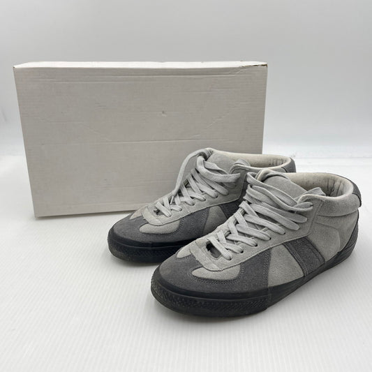 【中古品】【メンズ】 Graphpaper グラフペーパー × REPRODUCTION OF FOUND リプロダクションオブファウンド 別注コラボ GERMAN MILITARY TRAINER ジャーマン ミリタリートレーナー スニーカー 靴 162-260923-ss-01-teih サイズ：42 箱付き カラー：グレー 万代Net店