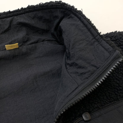 【中古品】【メンズ】 STUSSY ステューシー 2023 SHERPA REVERSIBLE VEST 118528 2023年 シェルパ リバーシブル ベスト トップス 142-260823-sa-01-tei サイズ：Ｍ カラー：ブラック 万代Net店