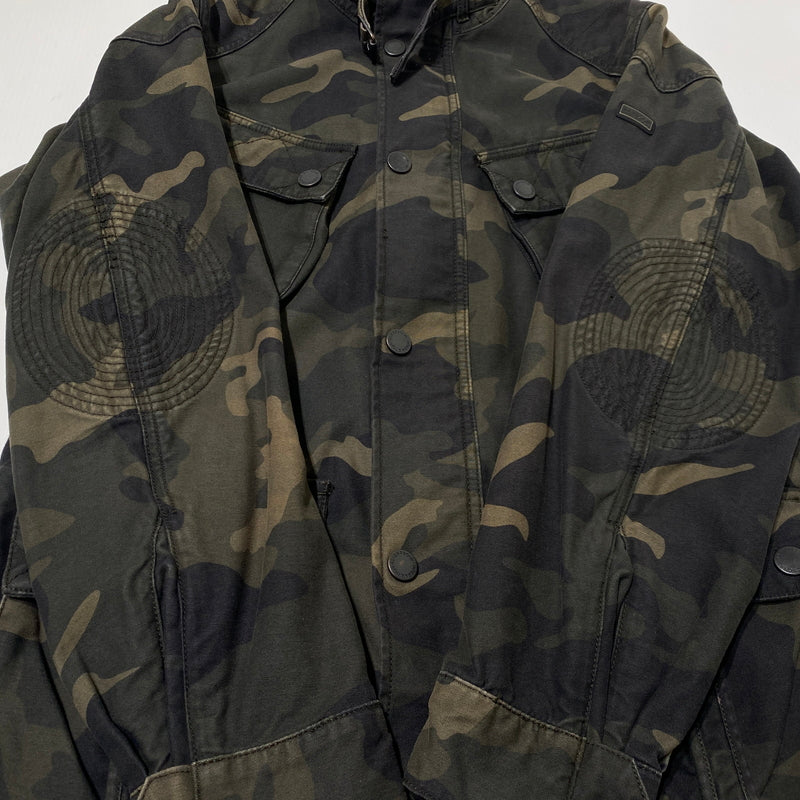 【中古品】【メンズ】 BARBOUR バーブァー INTERNATIONAL JACKET 1901107 インターナショナル ジャケット アウター 144-260824-sa-09-tei サイズ：S カラー：カモ柄 万代Net店