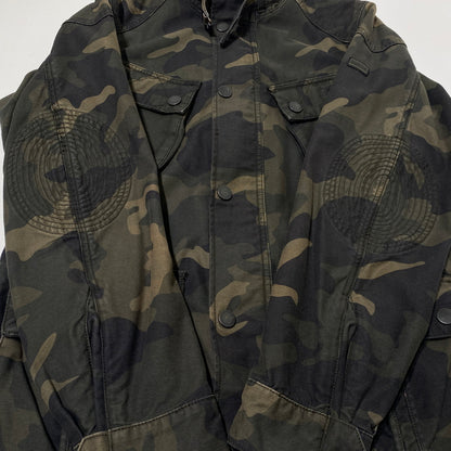 【中古品】【メンズ】 BARBOUR バーブァー INTERNATIONAL JACKET 1901107 インターナショナル ジャケット アウター 144-260824-sa-09-tei サイズ：S カラー：カモ柄 万代Net店