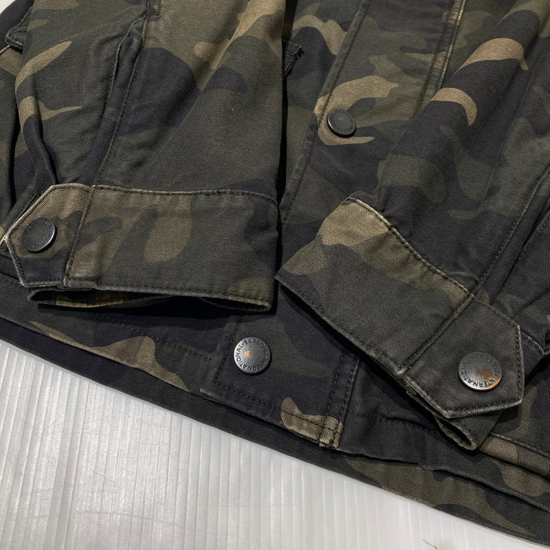 【中古品】【メンズ】 BARBOUR バーブァー INTERNATIONAL JACKET 1901107 インターナショナル ジャケット アウター 144-260824-sa-09-tei サイズ：S カラー：カモ柄 万代Net店