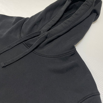 【中古品】【メンズ】 STONE ISLAND ストーンアイランド LOGO PATCH SWEAT HOODIE 101564151 ロゴ パッチ スウェット フーディ トップス プルオーバーパーカー 141-260826-ko-12-teih サイズ：L カラー：ブラック 万代Net店