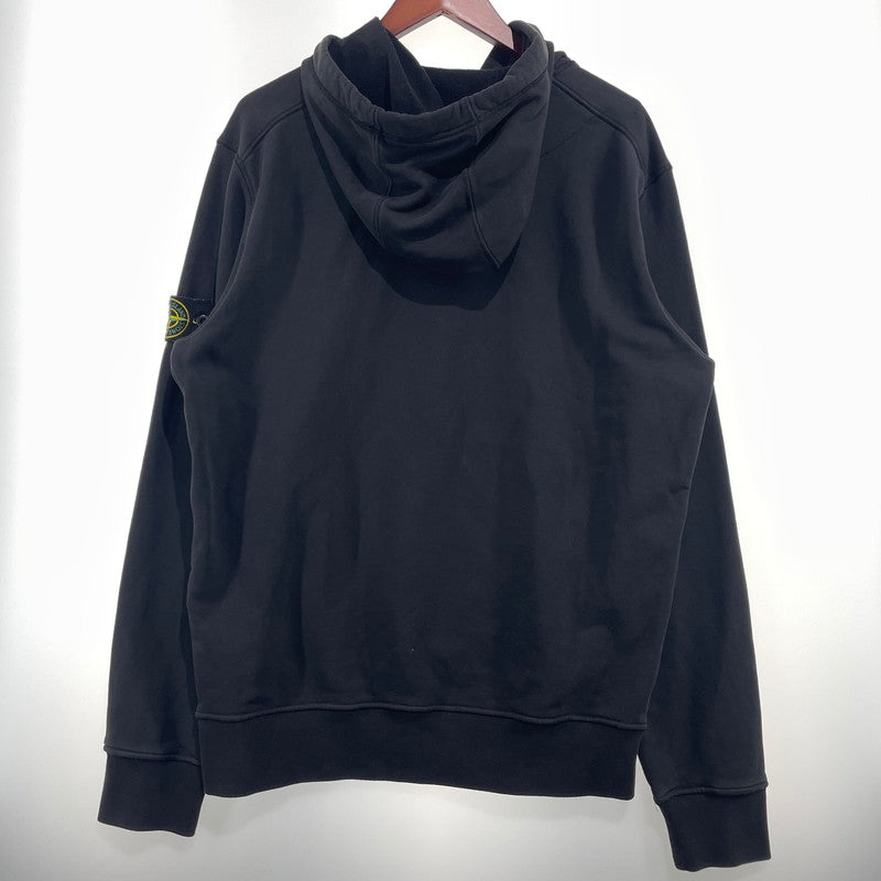 【中古品】【メンズ】 STONE ISLAND ストーンアイランド LOGO PATCH SWEAT HOODIE 101564151 ロゴ パッチ スウェット フーディ トップス プルオーバーパーカー 141-260826-ko-12-teih サイズ：L カラー：ブラック 万代Net店