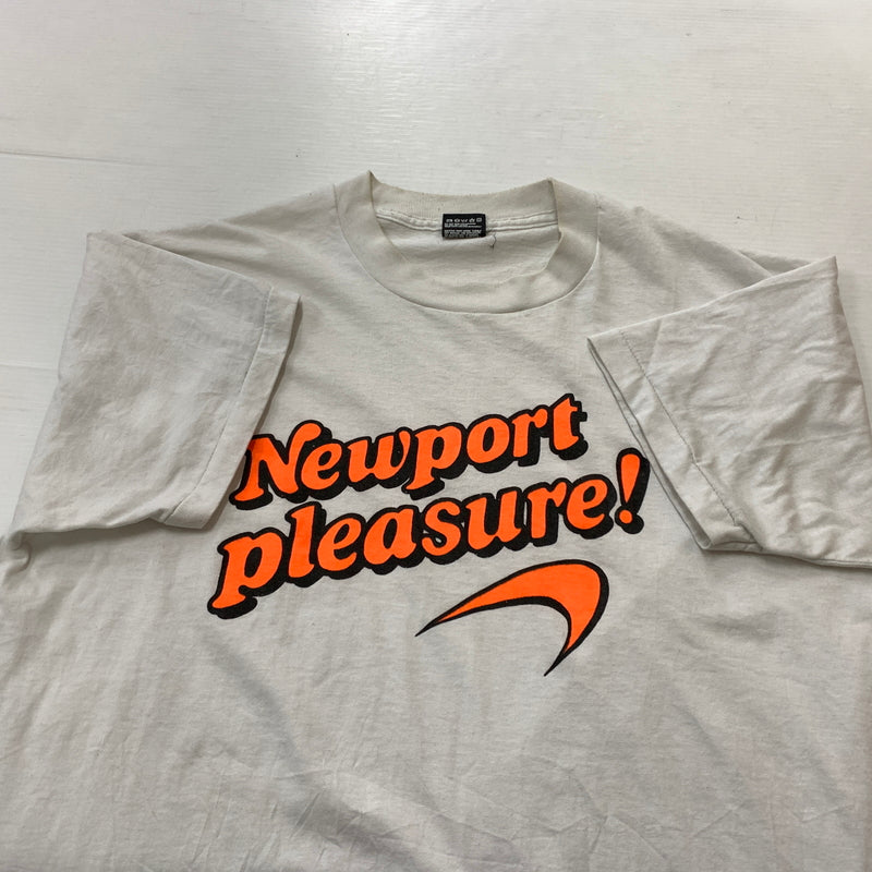 【現状渡し品】【メンズ】 FRUIT OF THE LOOM フルーツ オブ ザ ルーム 90’s NEWPORT PLEASURE T-SHIRT 90年代 ニューポート プレジャー Tシャツ 半袖 トップス 145-260826-sa-12-tei サイズ：XL カラー：ホワイト 万代Net店