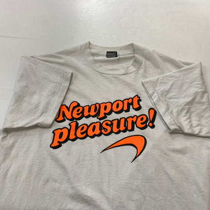 【現状渡し品】【メンズ】 FRUIT OF THE LOOM フルーツ オブ ザ ルーム 90’s NEWPORT PLEASURE T-SHIRT 90年代 ニューポート プレジャー Tシャツ 半袖 トップス 145-260826-sa-12-tei サイズ：XL カラー：ホワイト 万代Net店