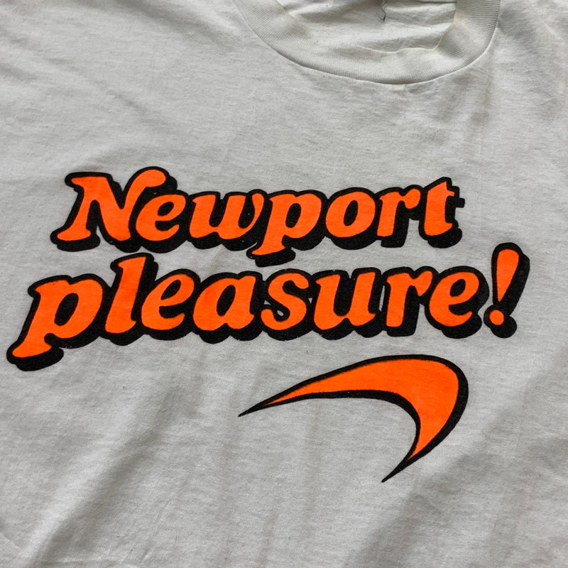 【現状渡し品】【メンズ】 FRUIT OF THE LOOM フルーツ オブ ザ ルーム 90’s NEWPORT PLEASURE T-SHIRT 90年代 ニューポート プレジャー Tシャツ 半袖 トップス 145-260826-sa-12-tei サイズ：XL カラー：ホワイト 万代Net店