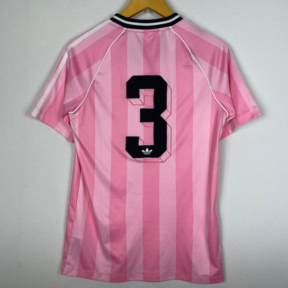 【中古品】【メンズ】 ADIDAS アディダス KD2272 ADITUFF LOGO SOCCER UNIFORM TEE アディタフ ロゴ サッカー ユニフォーム風 Tシャツ 半袖 トップス 148-260901-sa-15-teih サイズ：XS カラー：ピンク 万代Net店