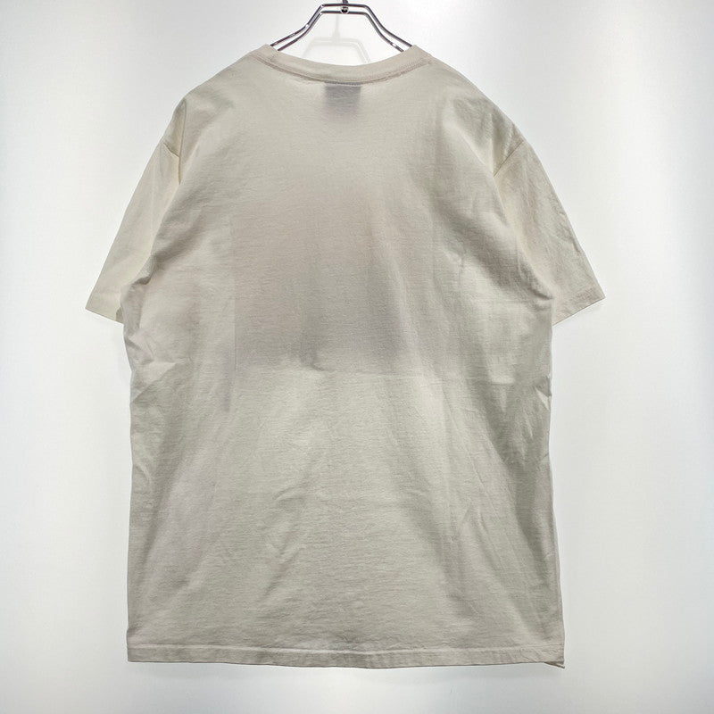 【中古品】【メンズ】 STUSSY ステューシー × DENIM TEARS デニムティアーズ 別注コラボ ANNIE LEE TEE アニーリー Tシャツ 半袖 トップス 142-260831-yo-03-tei サイズ：M カラー：ホワイト 万代Net店