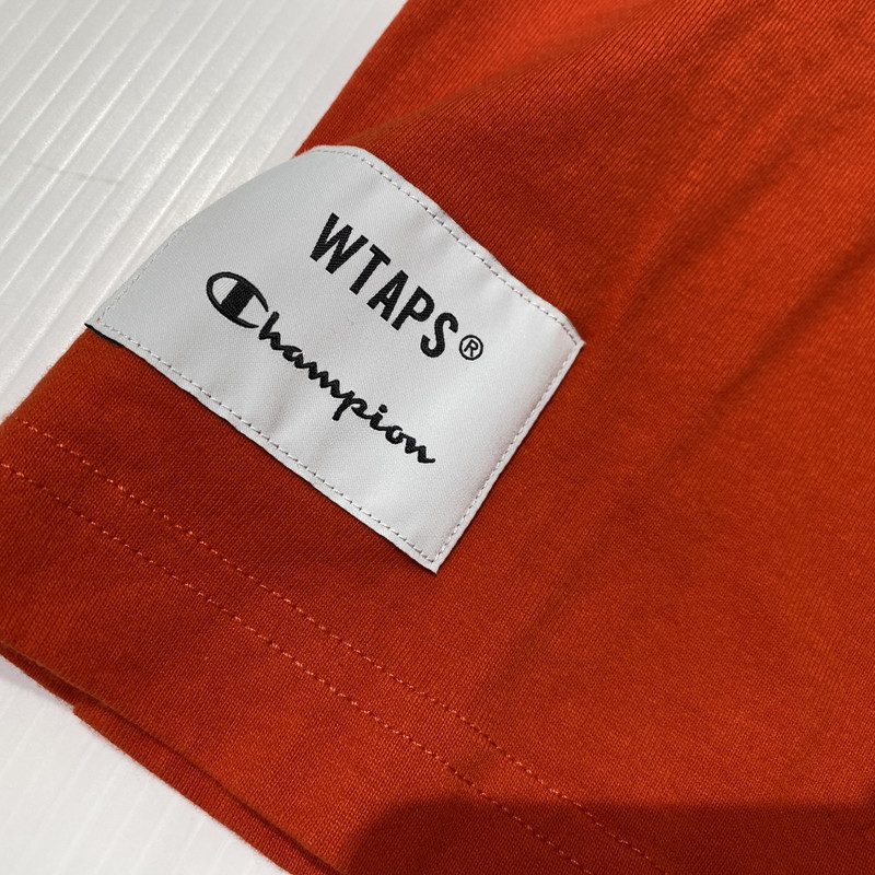 【中古品】【メンズ】 WTAPS ダブルタップス × CHAMPION チャンピオン 別注コラボ ACADEMY LS T-SHIRTS "ORANGE" 232HBCHD-CSM01S アカデミー ロングスリーブ Tシャツ 長袖 トップス 142-260831-yo-05-tei サイズ：XL カラー：オレンジ 万代Net店