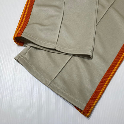 【中古品】【メンズ】 NEEDLES ニードルス × KEBOZ ケボズ 別注コラボ TRACK PANTS REGULAR FIT SX1632 トラックパンツ レギュラーフィット ボトムス 151-260901-yo-10-teih サイズ：L カラー：ベージュ/オレンジ 万代Net店