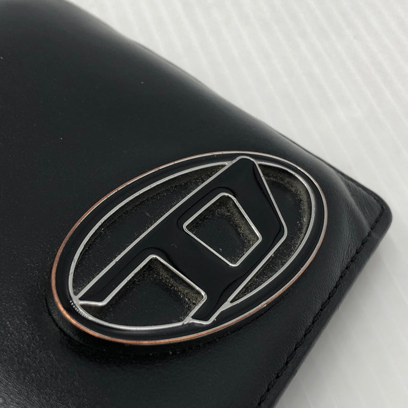 【現状渡し品】【メンズ】 DIESEL ディーゼル 1DR BI FOLD COIN S 3D ワンディーアール バイフォールド コイン エス スリーディー 財布 200-260907-sa-13-teih カラー：ブラック 万代Net店