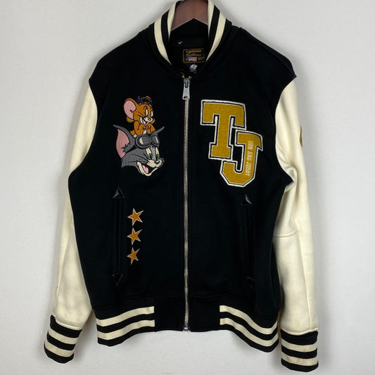 【中古品】【メンズ】 VANSON バンソン × TOM&JERRY トムアンドジェリー 別注コラボ STADIUM JUMPER スタジアム ジャンパー アウター スタジャン 145-260906-sa-09-teih サイズ：L カラー：ブラック 万代Net店
