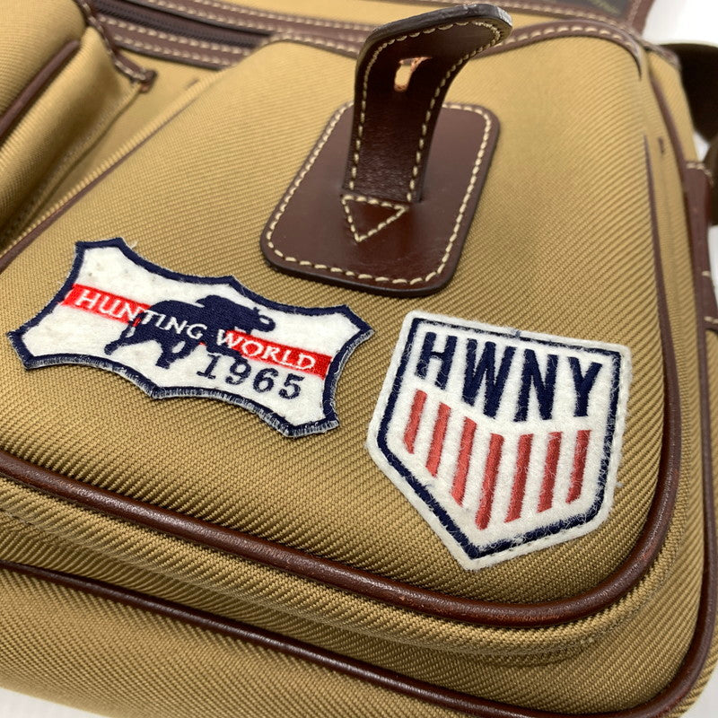 【中古品】【メンズ】 HUNTING WORLD ハンティングワールド サファリ ワッペン ショルダーバッグ カバン メッセンジャーバッグ 188-260914-ko-09-teih カラー：ブラウン系 万代Net店