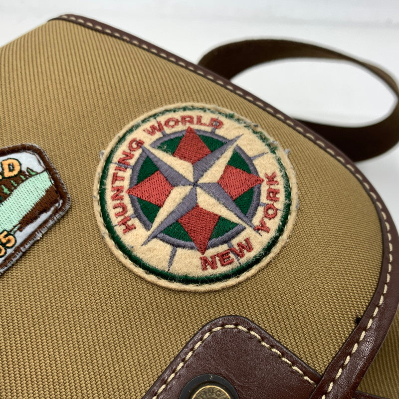 【中古品】【メンズ】 HUNTING WORLD ハンティングワールド サファリ ワッペン ショルダーバッグ カバン メッセンジャーバッグ 188-260914-ko-09-teih カラー：ブラウン系 万代Net店