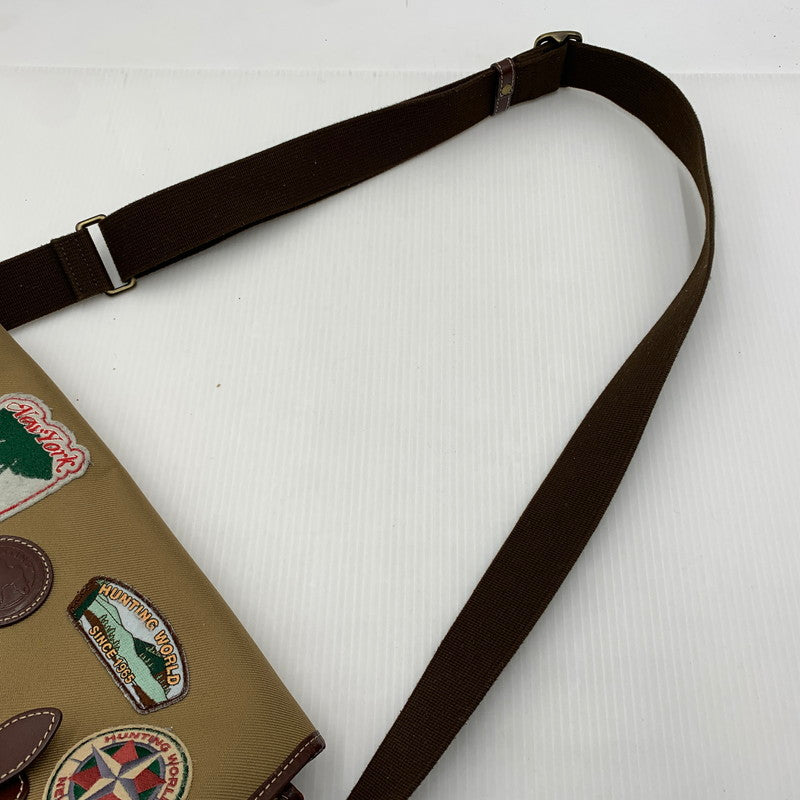 【中古品】【メンズ】 HUNTING WORLD ハンティングワールド サファリ ワッペン ショルダーバッグ カバン メッセンジャーバッグ 188-260914-ko-09-teih カラー：ブラウン系 万代Net店