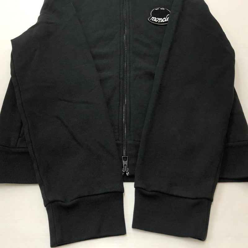 【中古品】【メンズ】 MONCLER モンクレール EMBOSS LOGO PATCH FULLZIP PARKER K20918G00023 89AZU エンボス ロゴ パッチ フルジップ パーカー 長袖 トップス 141-260909-sa-04-teih サイズ：L カラー：ブラック 万代Net店