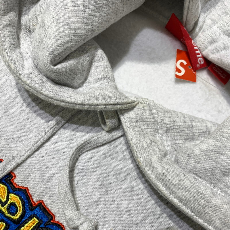 【現状渡し品】【メンズ】 Supreme シュプリーム GONZ LOGO HOODED SWEAT SHIRT ゴンザレス ロゴ フーディ スウェットシャツ トップス プルオーバーパーカー 149-260909-ko-10-teih サイズ：L カラー：グレー 万代Net店