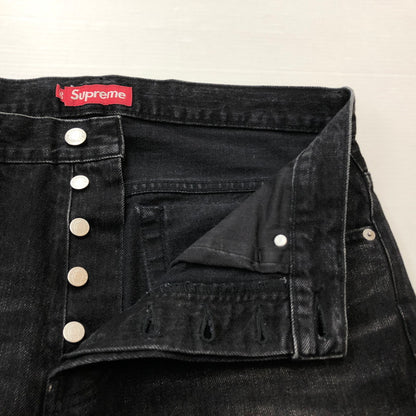 【中古品】【メンズ】 SUPREME シュプリーム 25SS DISTRESSED LOOSE FIT SELVEDGE JEAN WASHED BLACK 2025年春夏 ディストレスト ルーズ フィット セルビッジ ジーン ウォッシュド ブラック ボトムス 149-260909-sa-14-teih サイズ：30 カラー：レッド 万代Net店