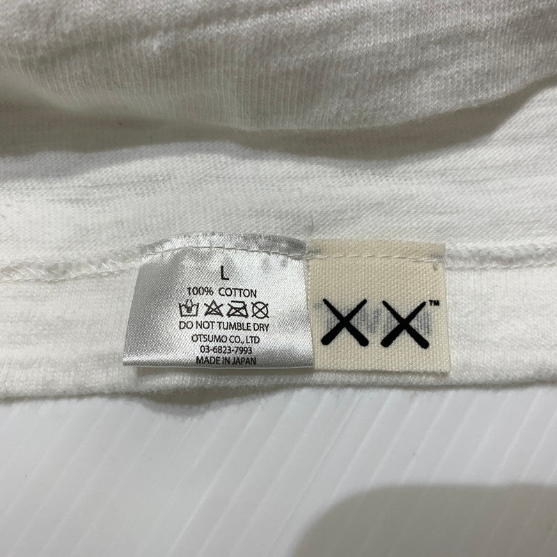 【中古品】【メンズ】 HUMAN MADE ヒューマンメイド × KAWS カウズ 別注 コラボ 23AW MADE GRAPHIC Ｔ-SHIRT メイド グラフィック Tシャツ 半袖 トップス 142-260909-ko-03-teih サイズ：L カラー：ホワイト 万代Net店