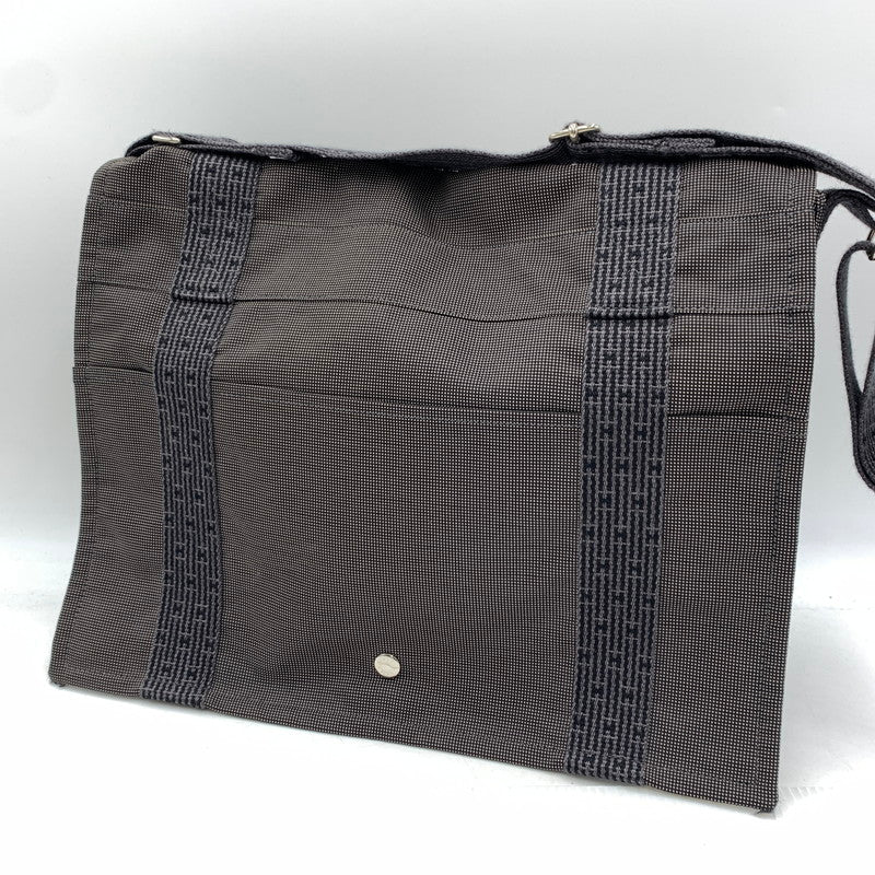 【中古品】【メンズ】 HERMES エルメス 101057M バサスMM ショルダーバッグ カバン メッセンジャーバッグ 180-260914-ko-06-teih カラー：グレー系/ブラウン系 万代Net店