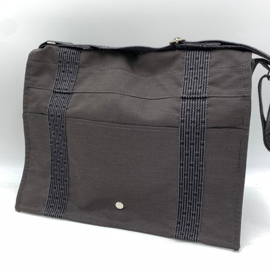 【中古品】【メンズ】 HERMES エルメス 101057M バサスMM ショルダーバッグ カバン メッセンジャーバッグ 180-260914-ko-06-teih カラー：グレー系/ブラウン系 万代Net店