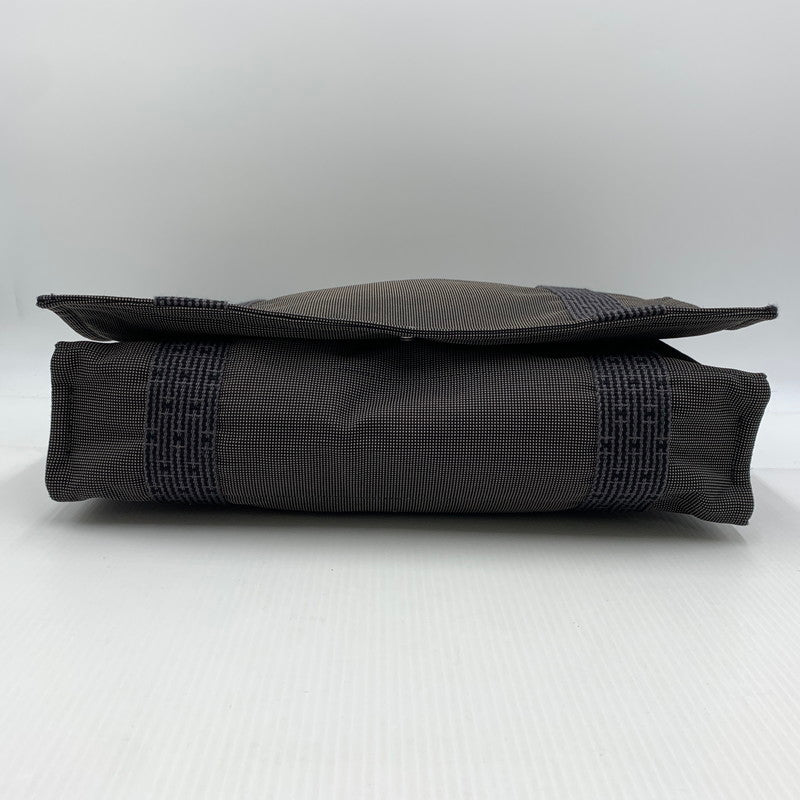 【中古品】【メンズ】 HERMES エルメス 101057M バサスMM ショルダーバッグ カバン メッセンジャーバッグ 180-260914-ko-06-teih カラー：グレー系/ブラウン系 万代Net店
