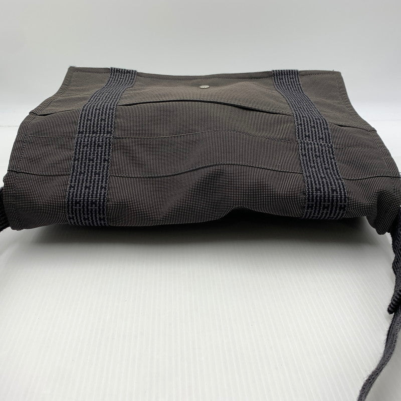 【中古品】【メンズ】 HERMES エルメス 101057M バサスMM ショルダーバッグ カバン メッセンジャーバッグ 180-260914-ko-06-teih カラー：グレー系/ブラウン系 万代Net店