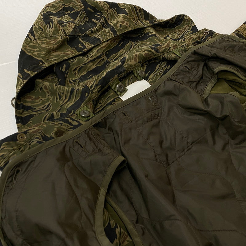 【中古品】【メンズ】 HYSTERIC GLAMOUR ヒステリックグラマー × PEANUTS ピーナッツ × Theater 8 シアターエイト 別注コラボ MILITARY JACKET M-65 0193AB07 ミリタリージャケット アウター 170-260917-ss-10-teih サイズ：フリー カラー：柄 万代Net店