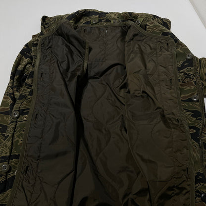 【中古品】【メンズ】 HYSTERIC GLAMOUR ヒステリックグラマー × PEANUTS ピーナッツ × Theater 8 シアターエイト 別注コラボ MILITARY JACKET M-65 0193AB07 ミリタリージャケット アウター 170-260917-ss-10-teih サイズ：フリー カラー：柄 万代Net店