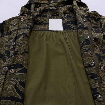 【中古品】【メンズ】 HYSTERIC GLAMOUR ヒステリックグラマー × PEANUTS ピーナッツ × Theater 8 シアターエイト 別注コラボ MILITARY JACKET M-65 0193AB07 ミリタリージャケット アウター 170-260917-ss-10-teih サイズ：フリー カラー：柄 万代Net店