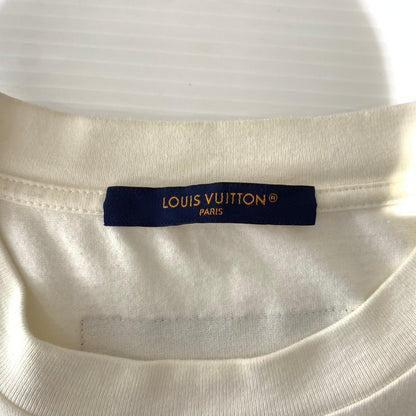【中古品】【メンズ】 LOUIS VUITTON ルイ・ヴィトン RM252MQ DT3 HNY55W エンボス LVロゴ ショートスリーブ Tシャツ 半袖 トップス 179-260913-ko-05-teih サイズ：M カラー：ホワイト系/アイボリー系 万代Net店