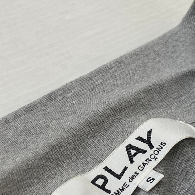 【中古品】【メンズ】 PLAY COMME DES GARCONS プレイコムデギャルソン HEART LOGO S/S SHIRT AX-T078 25SS ハート 刺繍 ロゴ ショートスリーブ ポロシャツ 半袖 トップス 140-260915-sa-08-teih サイズ：S カラー：グレー 万代Net店