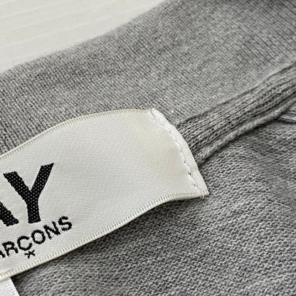 【中古品】【メンズ】 PLAY COMME DES GARCONS プレイコムデギャルソン HEART LOGO S/S SHIRT AX-T078 25SS ハート 刺繍 ロゴ ショートスリーブ ポロシャツ 半袖 トップス 140-260915-sa-08-teih サイズ：S カラー：グレー 万代Net店